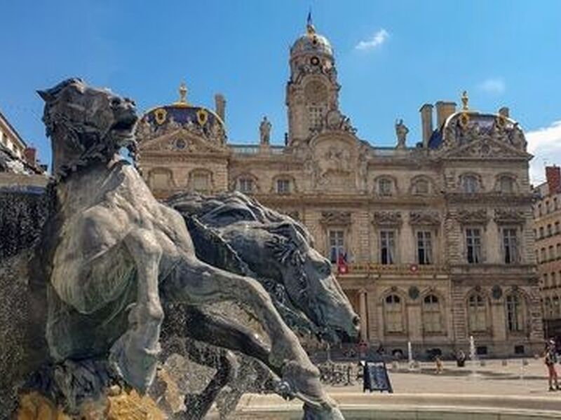 Otobüs İle Büyük Avrupa Masalı İzmir Hareketli