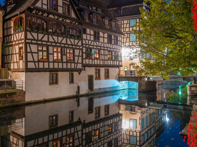 İzmir'den Direkt Hareket Görkemli Rüya Üçgeni Almanya - Fransa - İsviçre 3 Gece - SunExpress ile (2026 Yaz Dönemi) AT1290