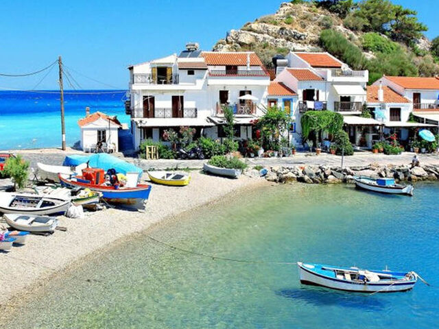 Trabzon Çıkışlı Uçaklı Kuzey Ege Turu (Foça ve Ayvalık Tekne Turu ile) 4 Gece Konaklamalı