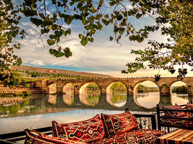 Uçaklı İzmir Çıkışlı Diyarbakır Mardin Turu 2 Gece 3 Gün