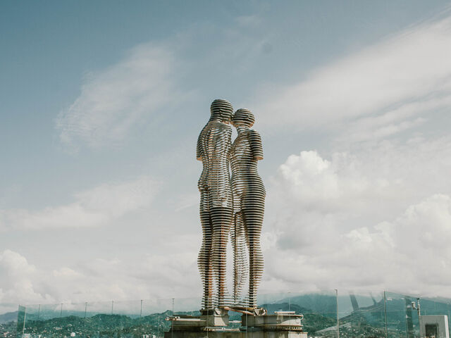 Adana Çıkışlı Uçaklı Karadeniz Batum Tiflis Van Havzası Turu (6 Gece Konaklama)