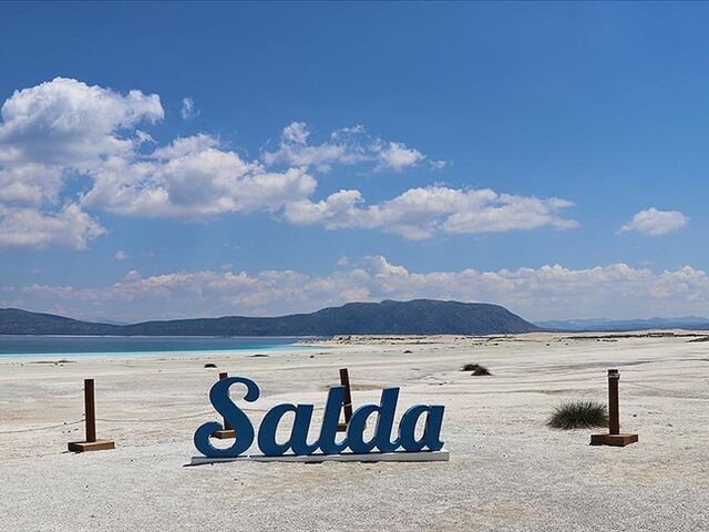 Salda Gölü Pamukkale Çeşme Alaçatı Turu (1 Gece Otel Konaklamalı)