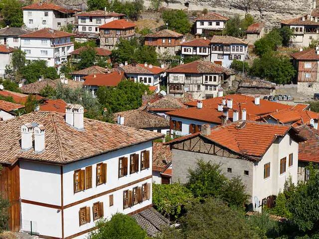 Adana Çıkışlı Uçaklı Göller, Şelaleler ve Yaylalar Turu  3 Gece Konaklamalı ( Kasım Ara Tatili Özel )