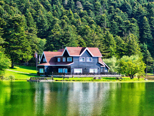 İzmir Çıkışlı Uçaklı Göller, Şelaleler ve Yaylalar Turu  3 Gece Konaklamalı