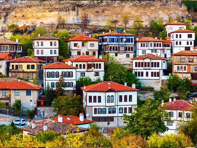 Adana Çıkışlı Uçaklı Göller, Şelaleler ve Yaylalar Turu  3 Gece Konaklamalı ( Kasım Ara Tatili Özel )