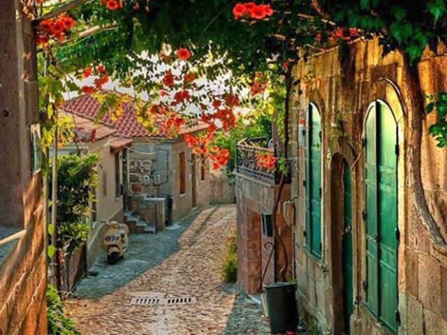 İzmir Alsancak Limanı Kalkışlı Midilli Turu 2 Gece 3 Gün Tüm Geziler Ve Yunan Taverna Gecesi Dahil