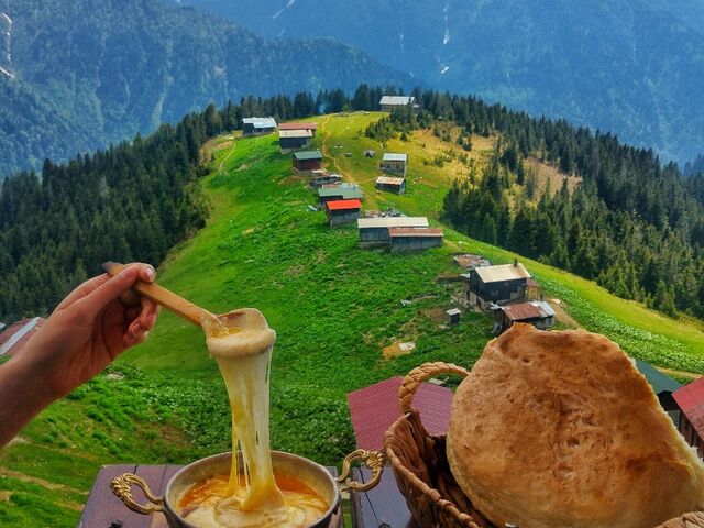 Ankara Çıkışlı Uçaklı Karadeniz Batum Tiflis Van Havzası Turu (6 Gece Konaklama)