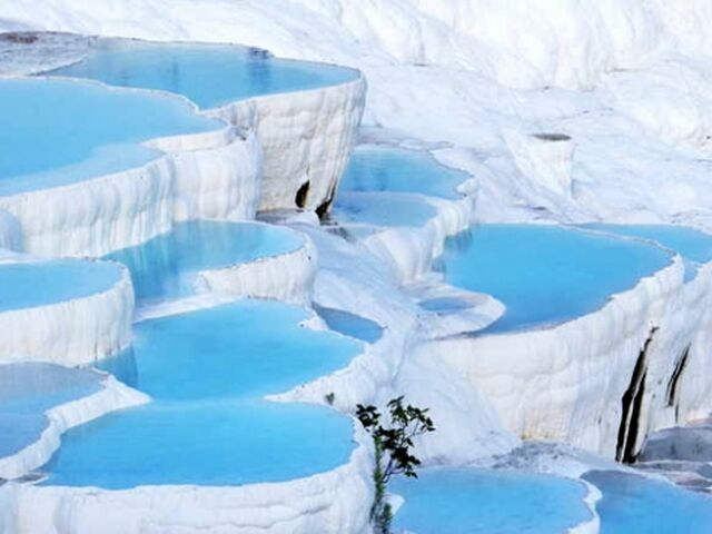 Salda Gölü Pamukkale Çeşme Alaçatı Turu (1 Gece Otel Konaklamalı)